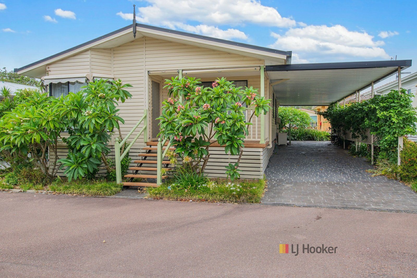 33/2 Mulloway Road, Chain Valley Bay NSW 2259