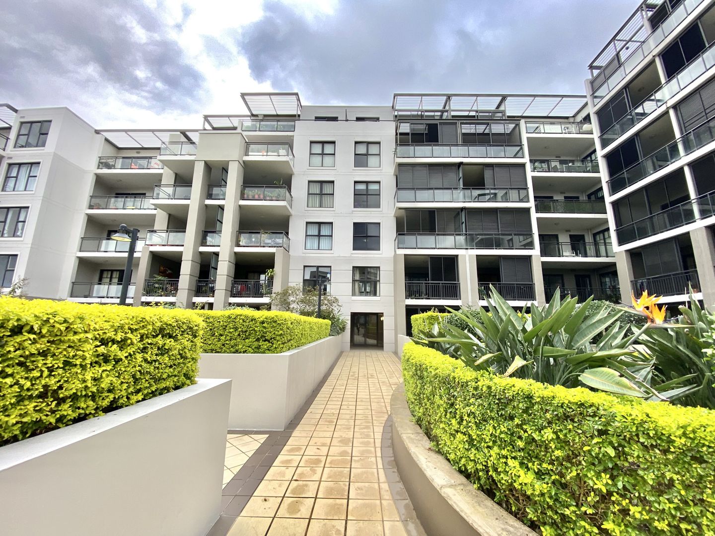 3 bedrooms Apartment / Unit / Flat in 41/141 Bowden street MEADOWBANK NSW, 2114