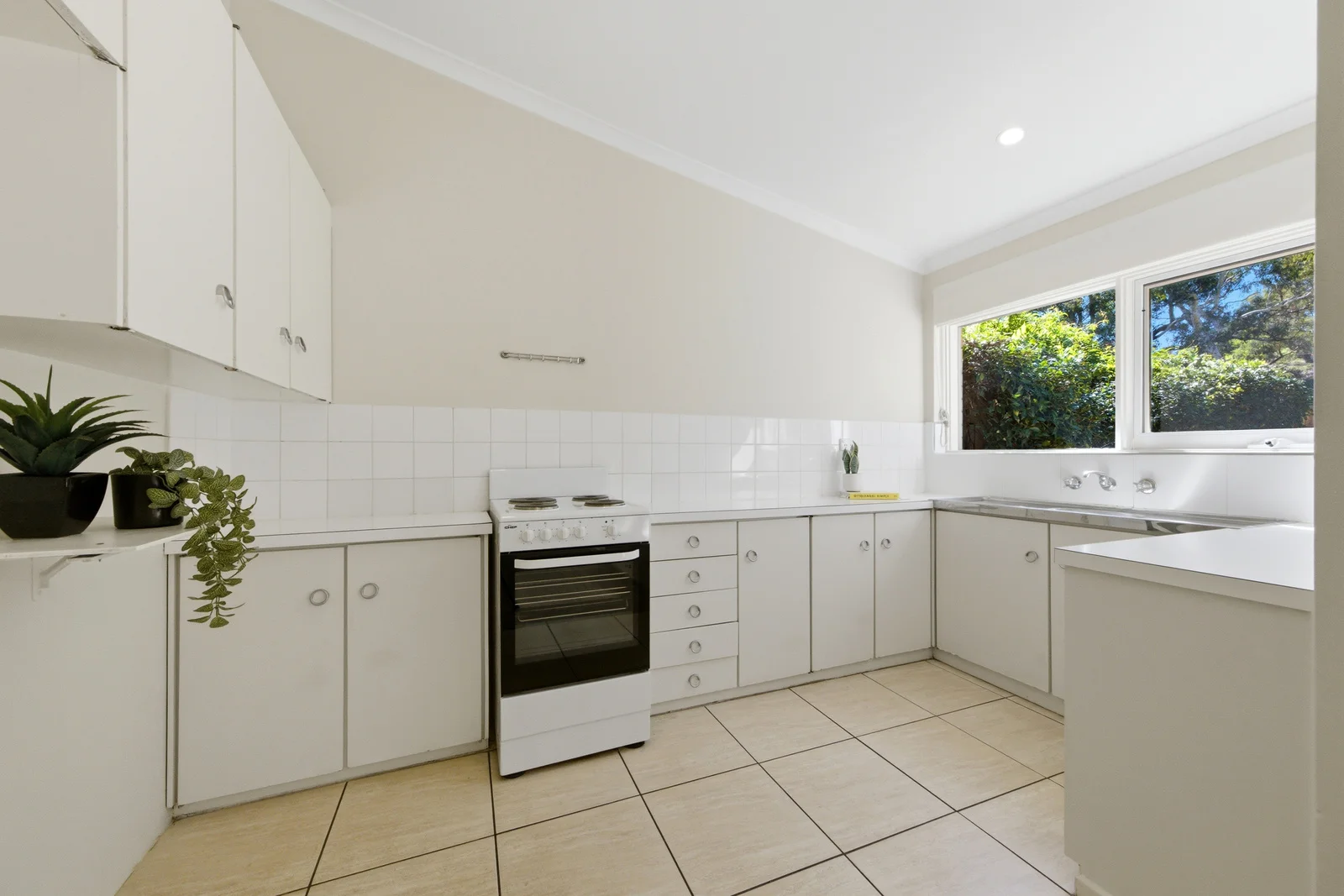 Additional image 5 of 2/10 Edmondson Street, Campbell ACT 2612