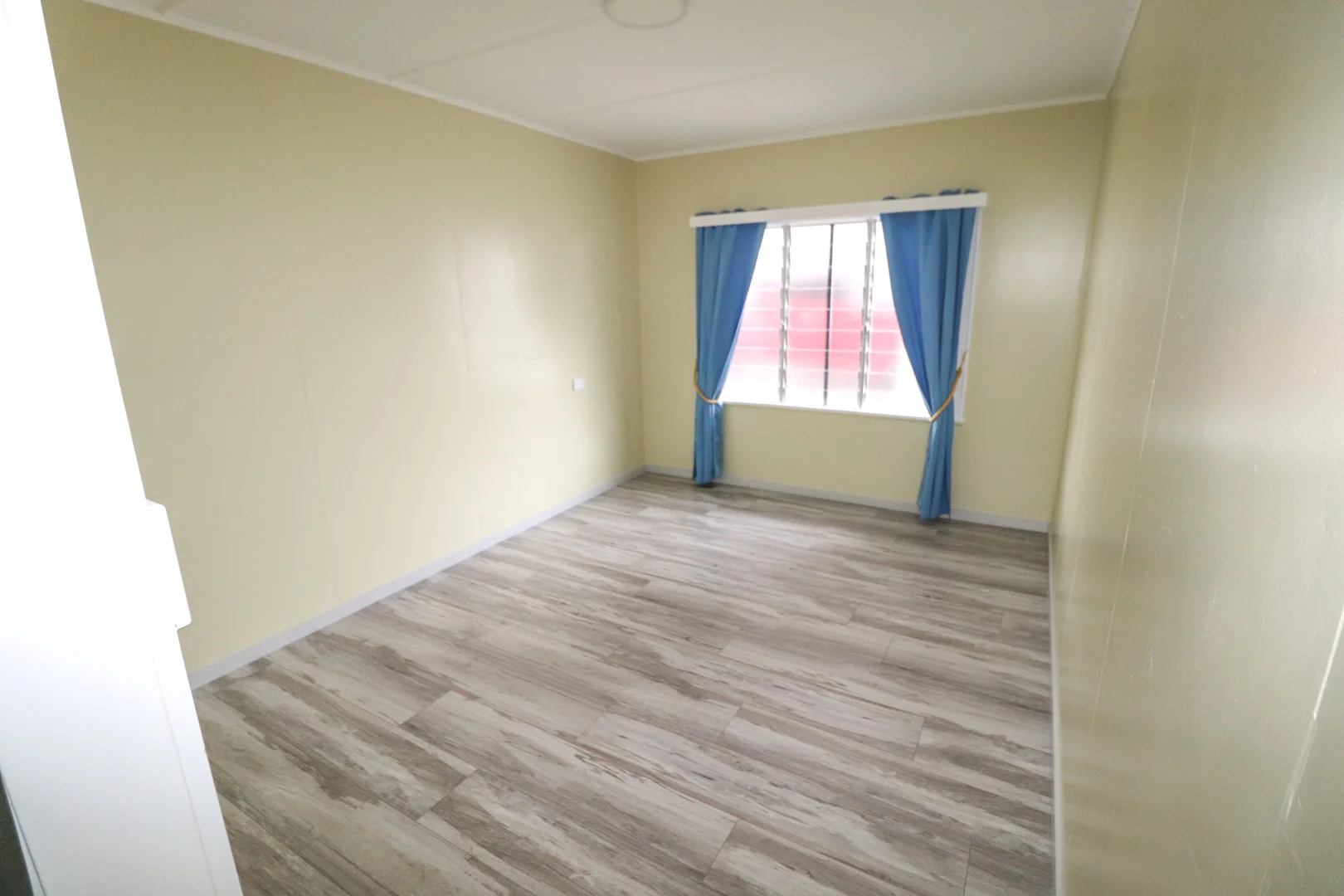 Additional image 9 of 4/8-10 Bruce Pde, Lucinda QLD 4850