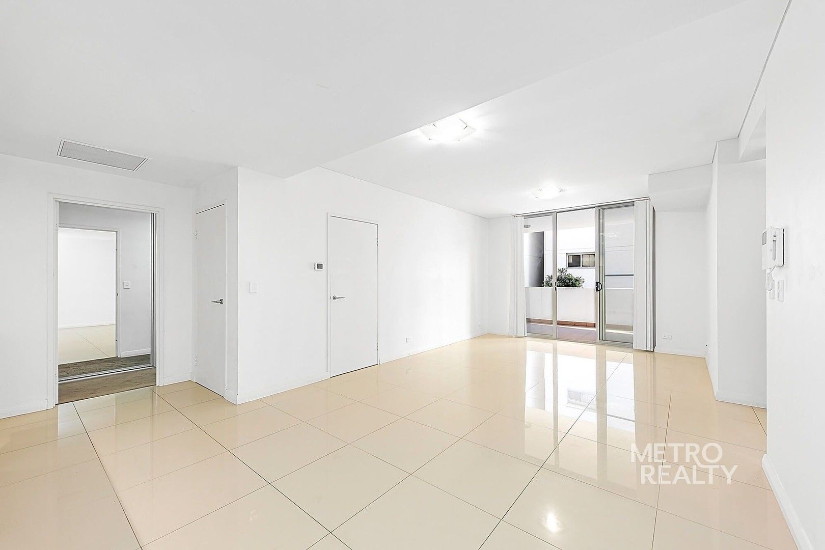 2 bedrooms Apartment / Unit / Flat in 205/12 Rancom Street BOTANY NSW, 2019