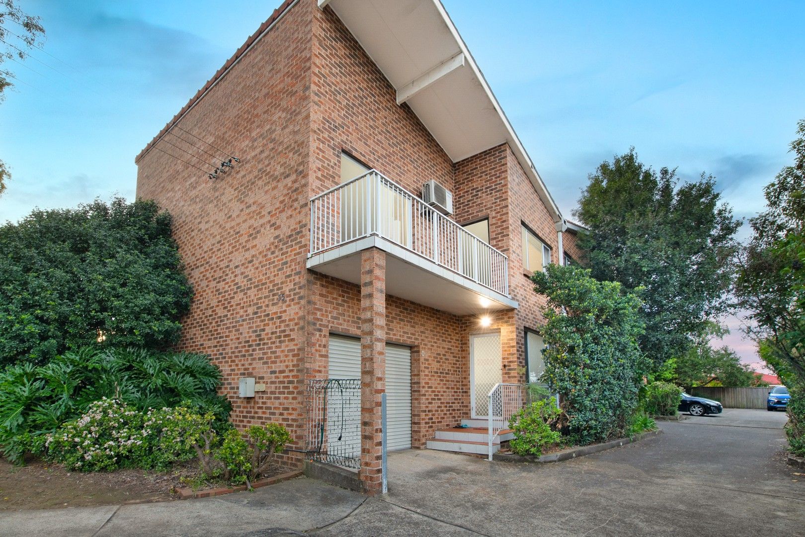 3 bedrooms Townhouse in 1/35 Lucas Road SEVEN HILLS NSW, 2147