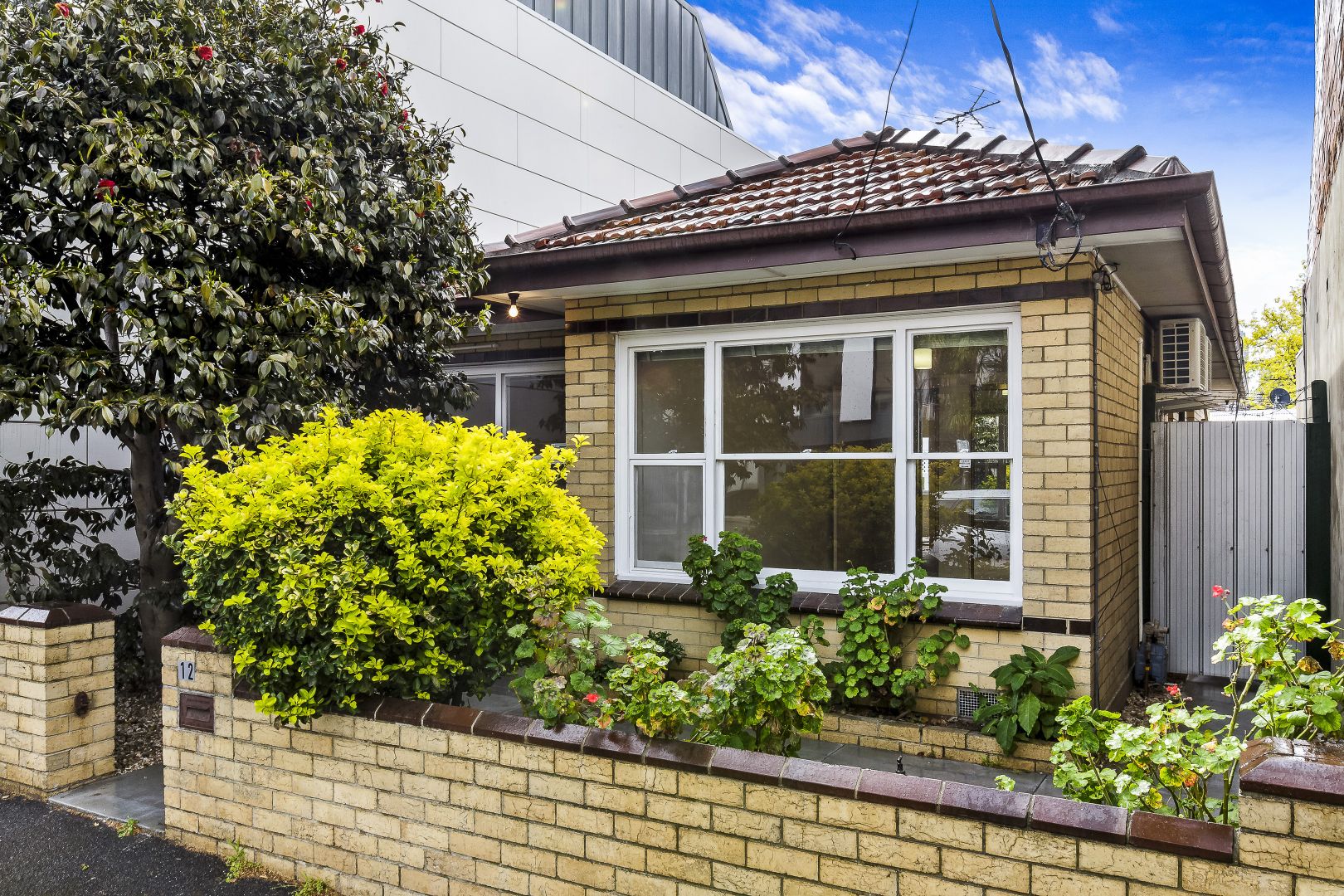 12 Raglan Street, South Melbourne Property History & Address Research