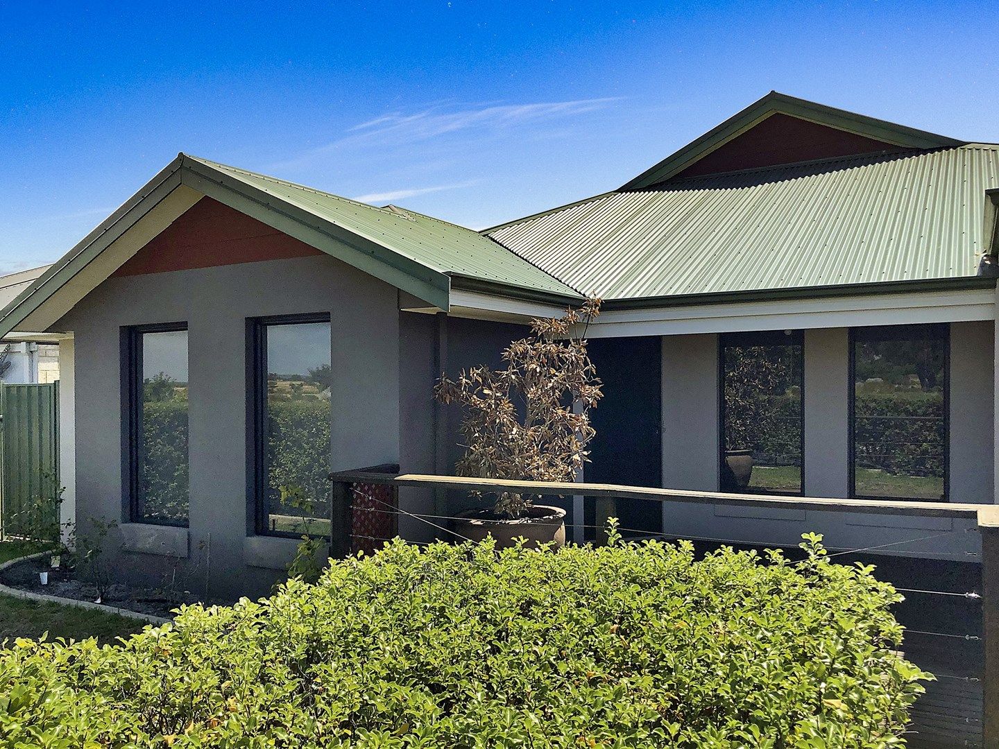 4 bedrooms House in 6 Gigondas Street YALYALUP WA, 6280