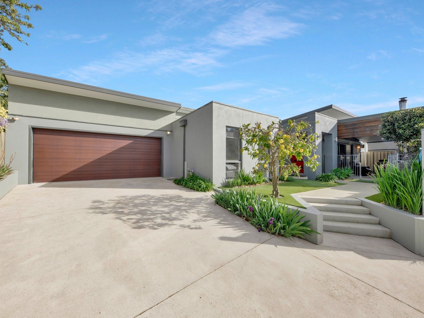 2/1 Verbena Street, Baranduda VIC 3691, Image 0