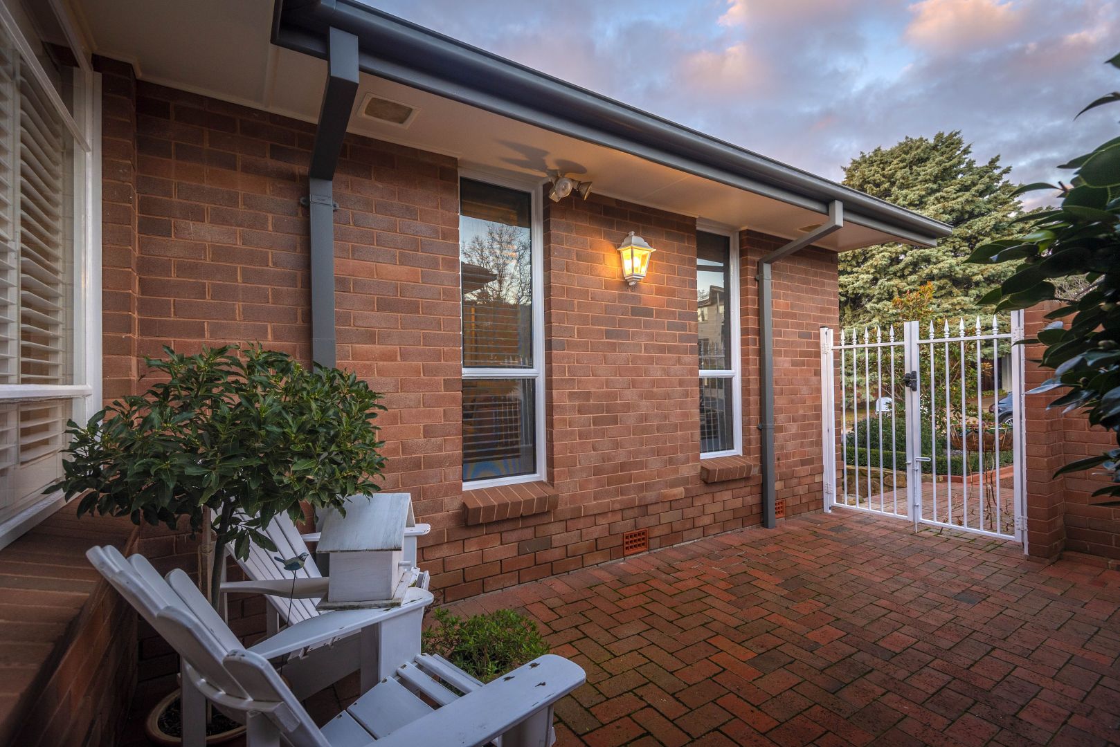 4 Roebuck Street, Red Hill ACT 2603, Image 2