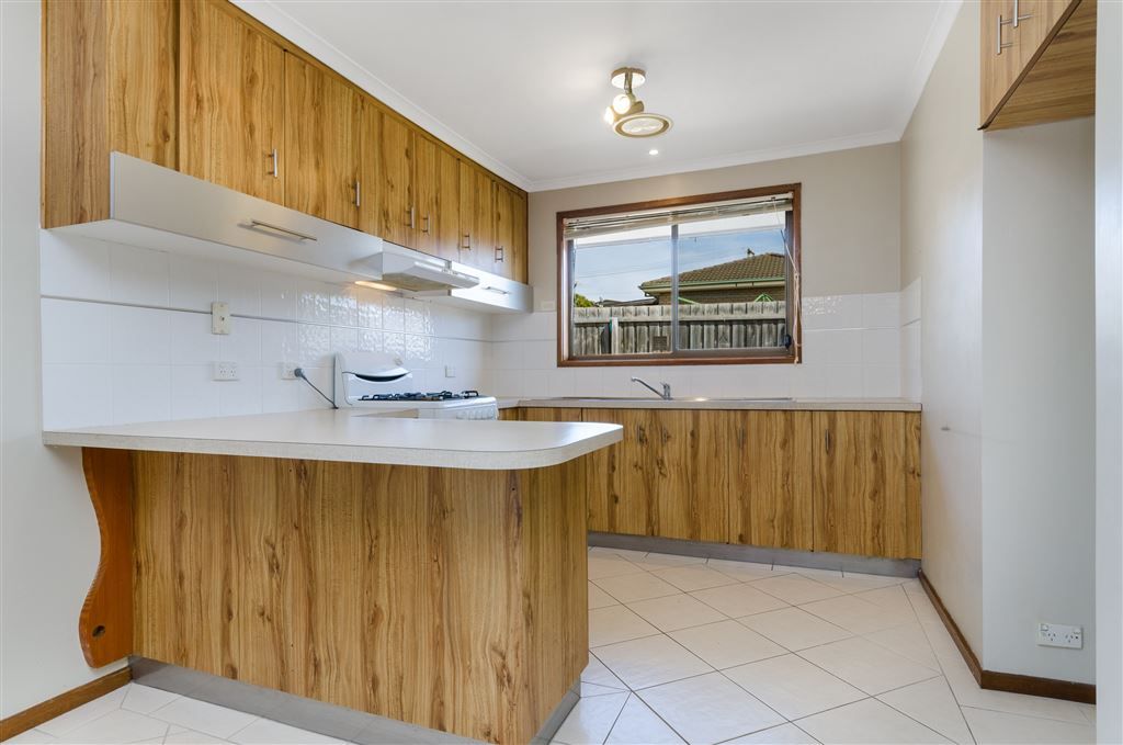 1/21 Fordview Crescent, Bell Post Hill VIC 3215, Image 2
