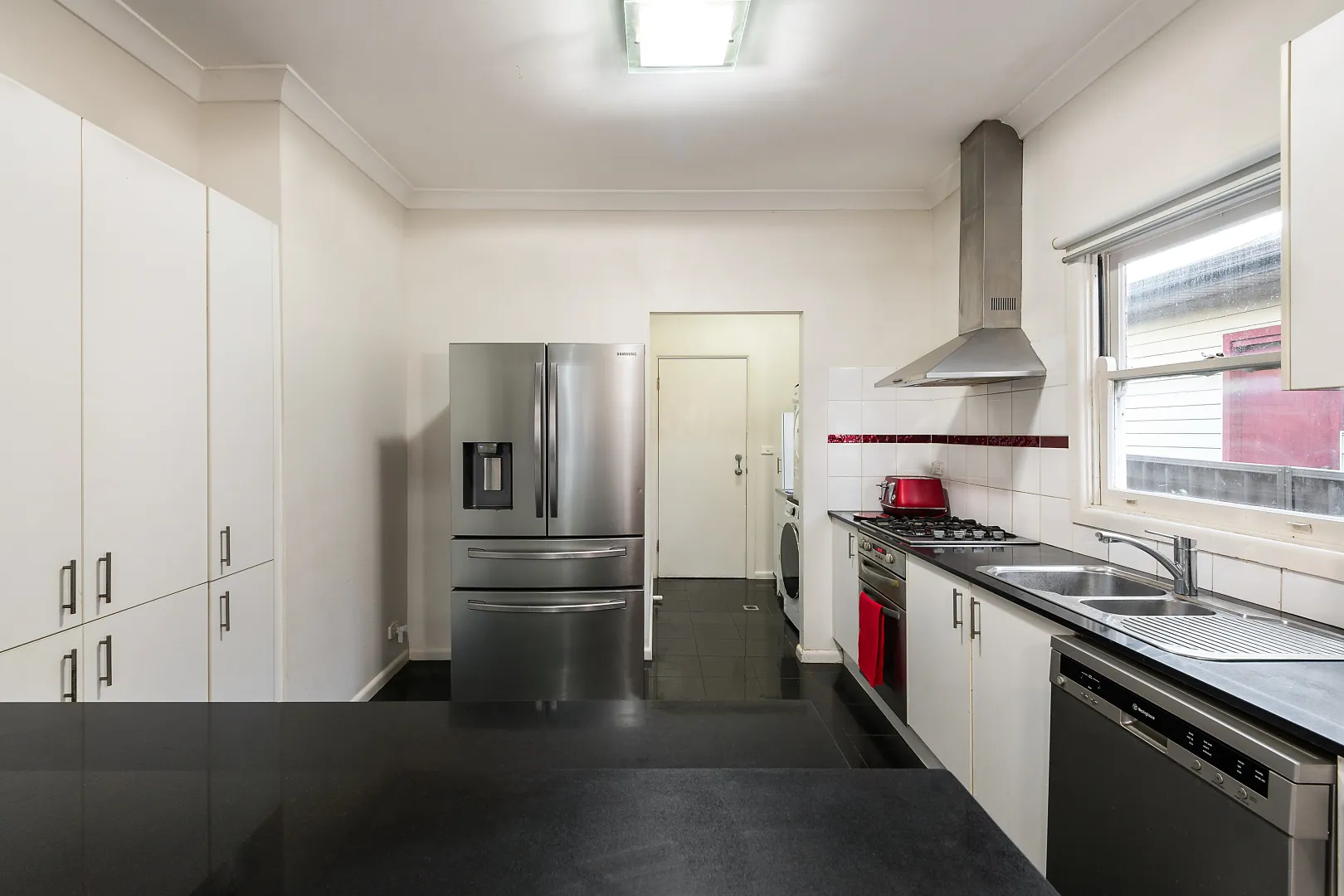 Charming Family Home in Central Mortdale Setting – pohled 3