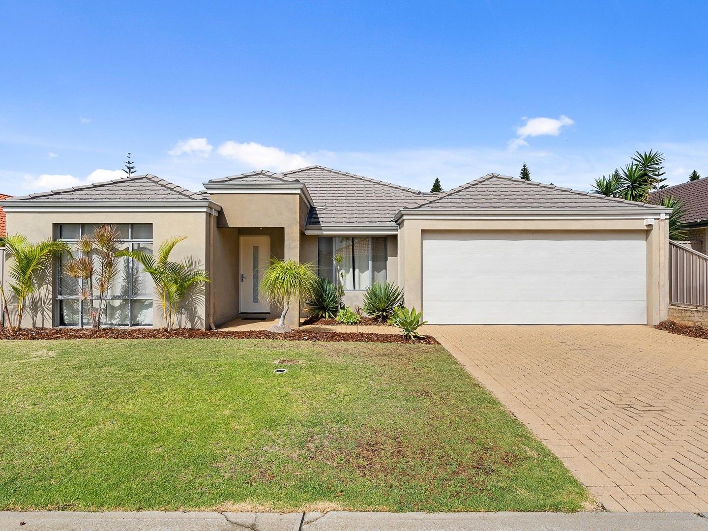 10 Wuraling Pass, Wannanup WA 6210, Image 0