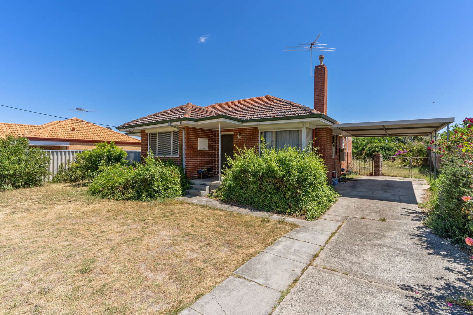 294 Wharf Street, Queens Park WA 6107, Image 2