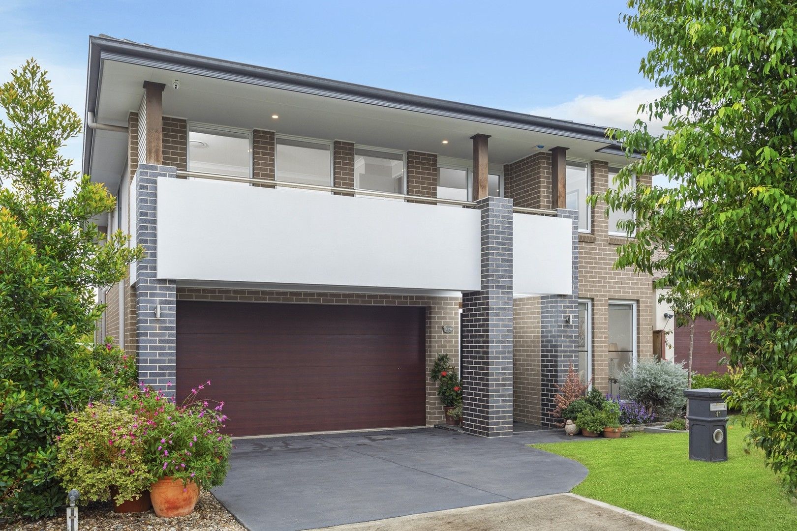 5 bedrooms House in 41 Raewyn Crescent SCHOFIELDS NSW, 2762