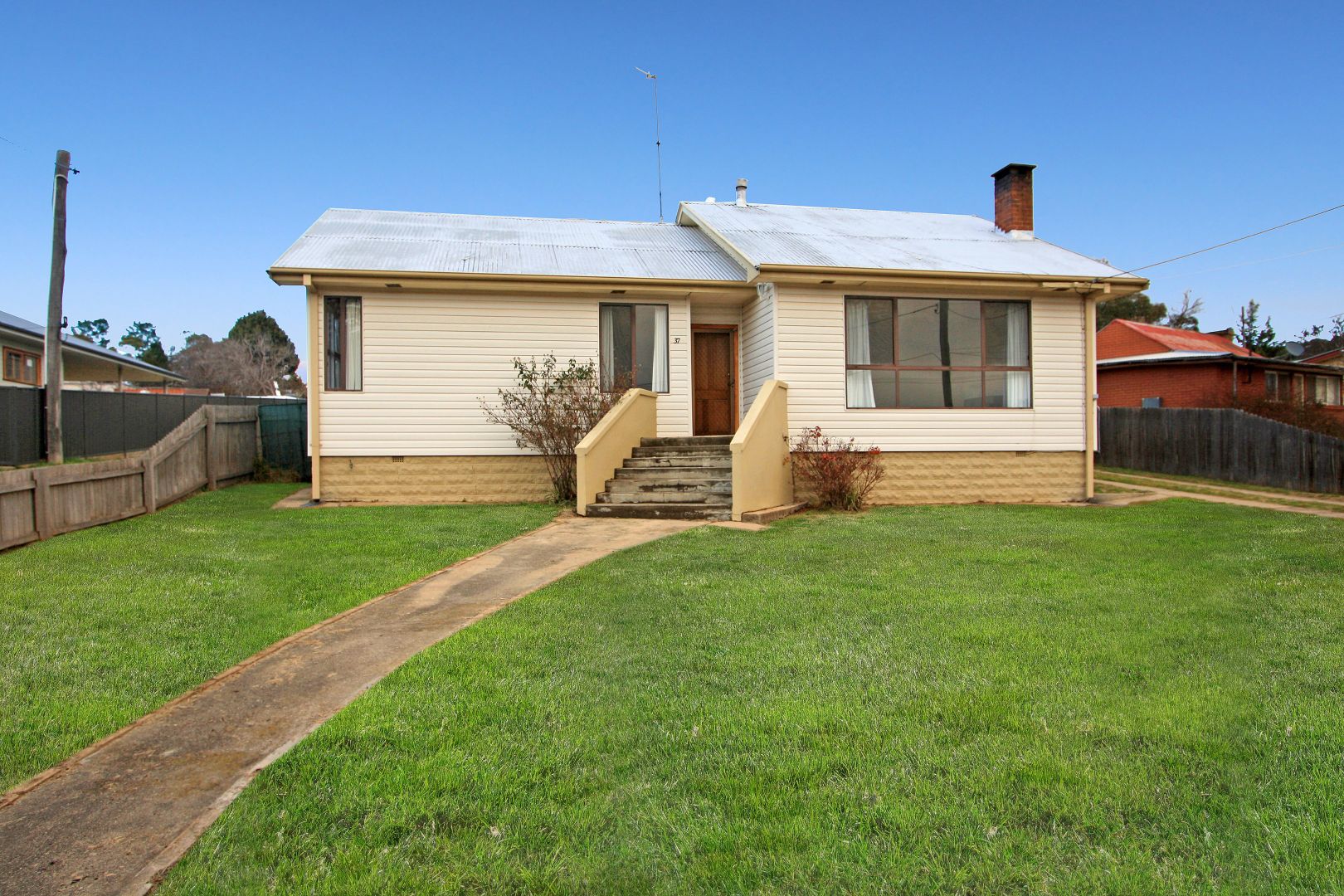 37 Culey Avenue, Cooma NSW 2630, Image 1