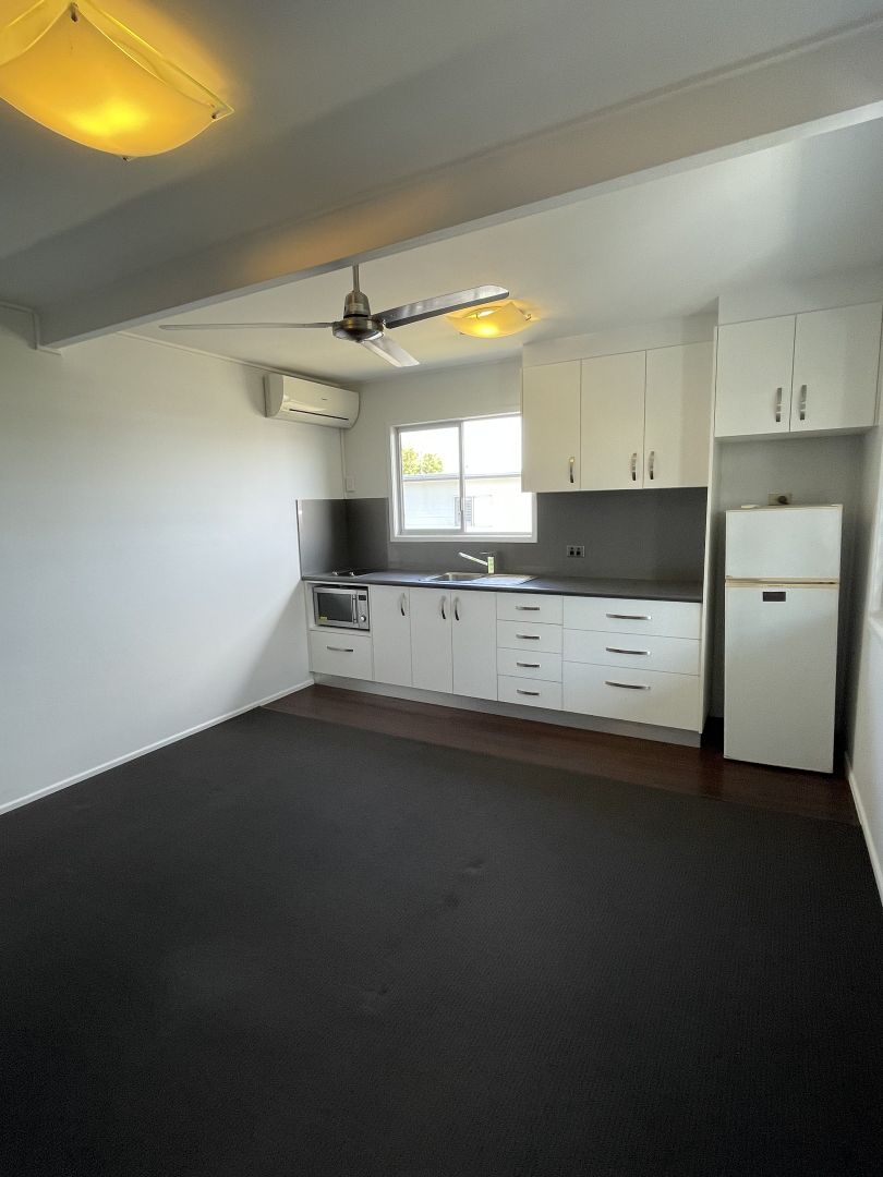 4/23 Florence Street, Proserpine QLD 4800 Apartment For Rent 300