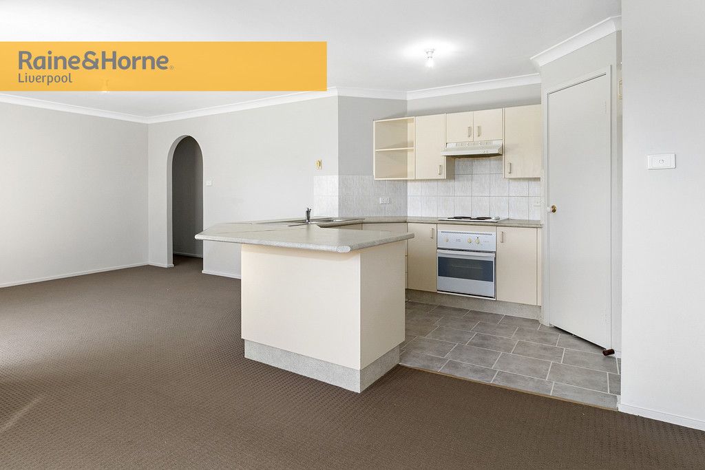 9B Coonabarabran Crescent, Hoxton Park NSW 2171 House For Rent 520