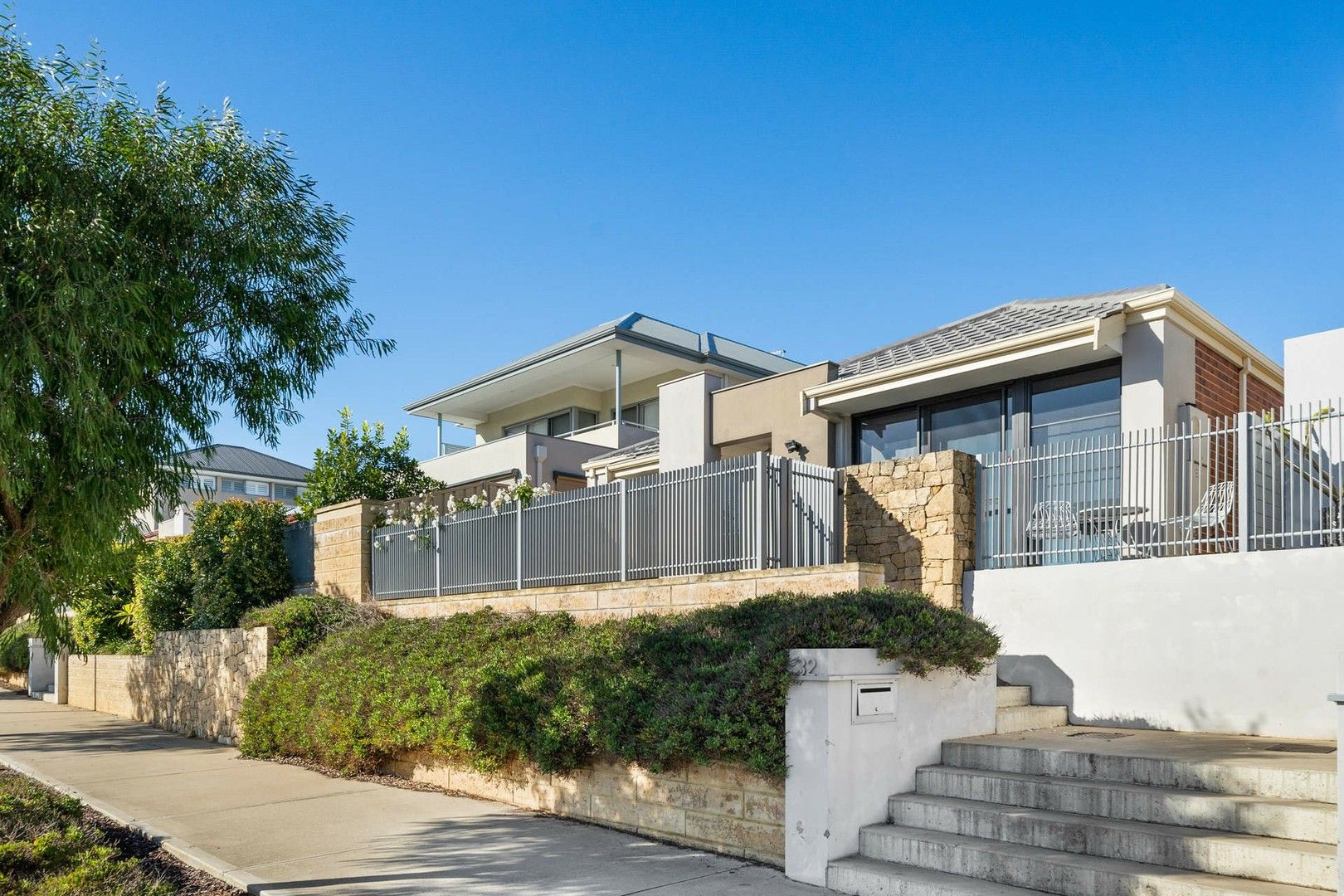 32 Mayor Road, Coogee WA 6166, Image 0