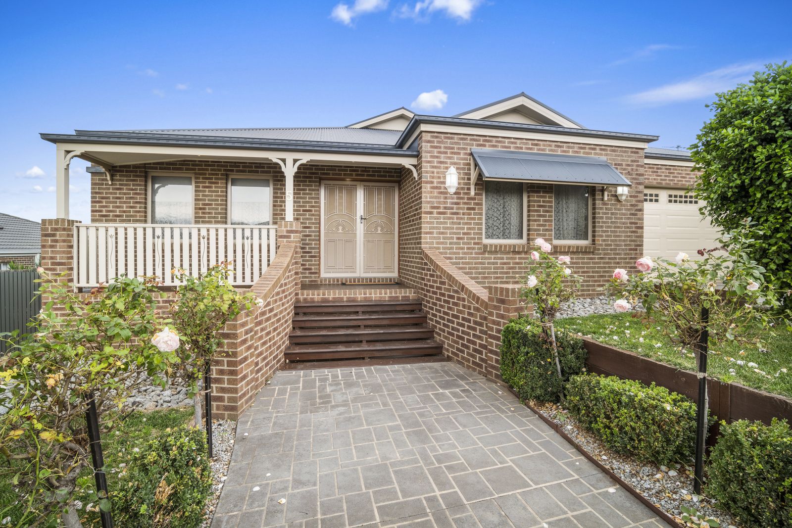 5 bedrooms House in 5 Gabriel Grove DARLEY VIC, 3340