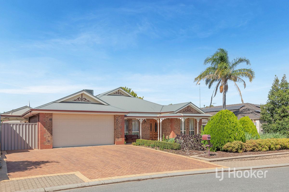 11 Quantock Crescent, Craigmore SA 5114, Image 2