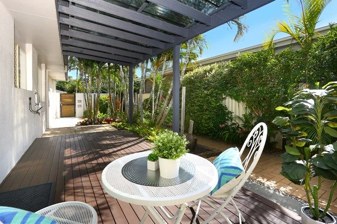 Picture of 1/11 Hollywell Road, BIGGERA WATERS QLD 4216