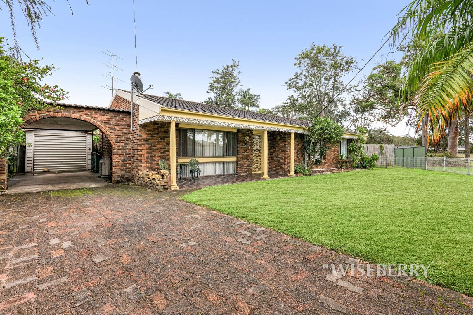 4 Arnold Close, Halekulani NSW 2262, Image 0