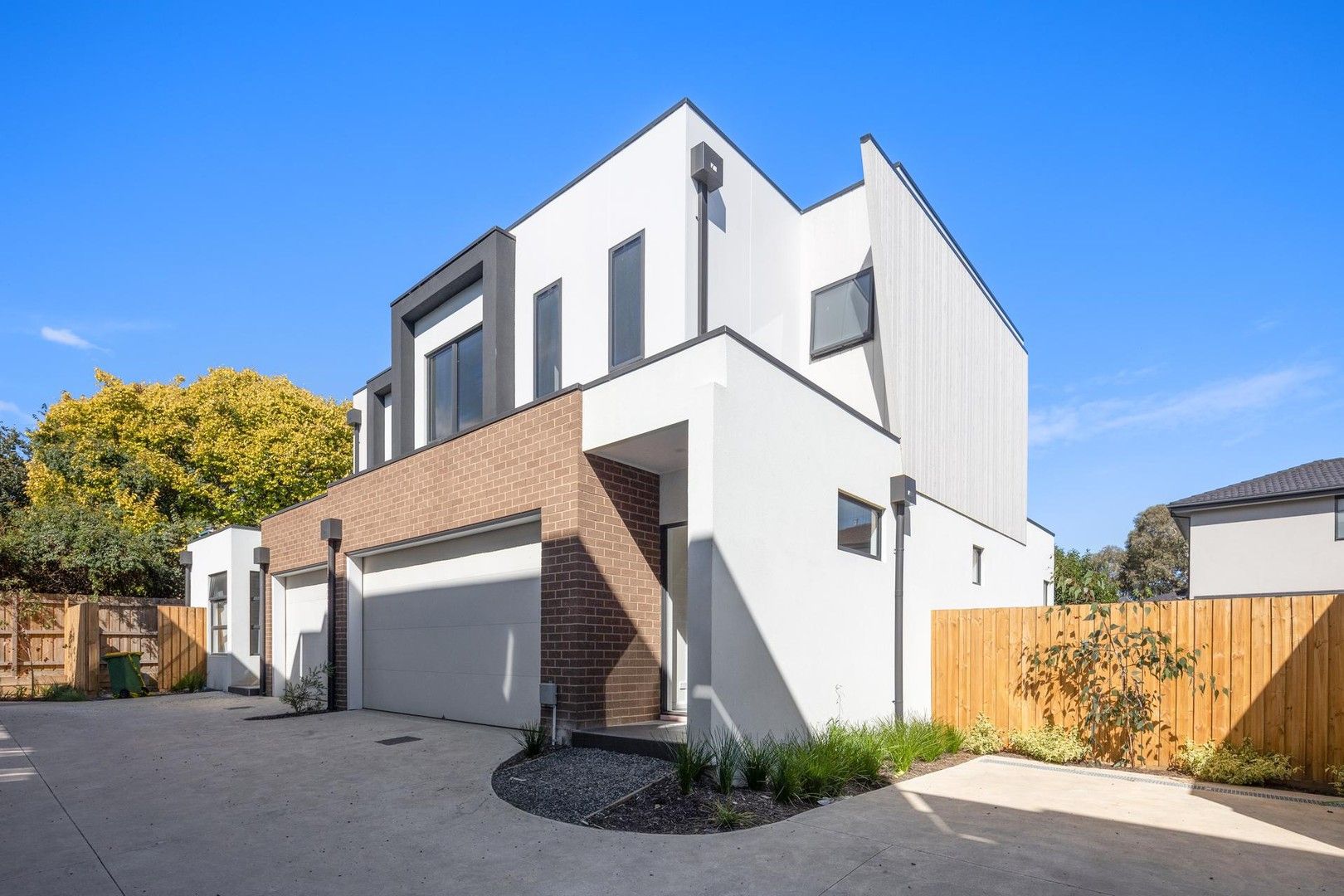 3 bedrooms Townhouse in 14/9 Hillview Ave ROWVILLE VIC, 3178