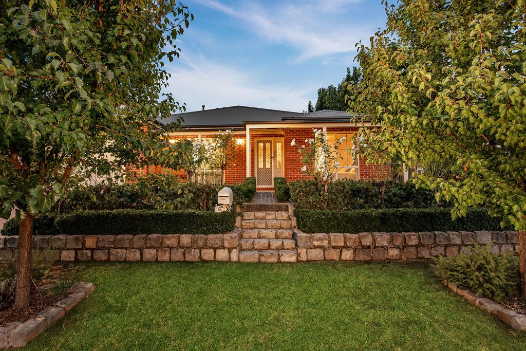 4 bedrooms House in 12 Rosewood Court THURGOONA NSW, 2640