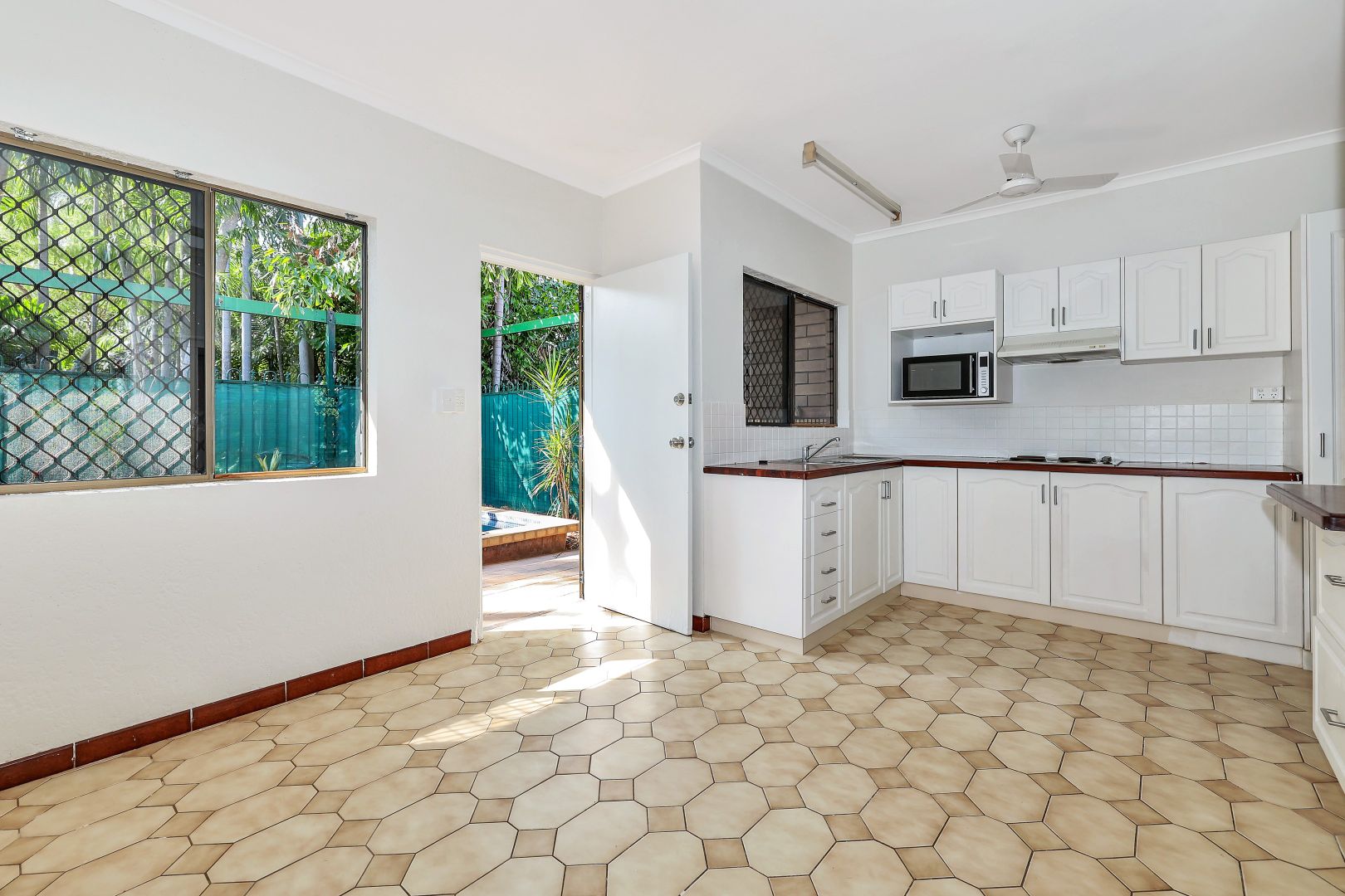 2/37 Brinkin Terrace, Brinkin NT 0810 Apartment For Rent 410 Domain