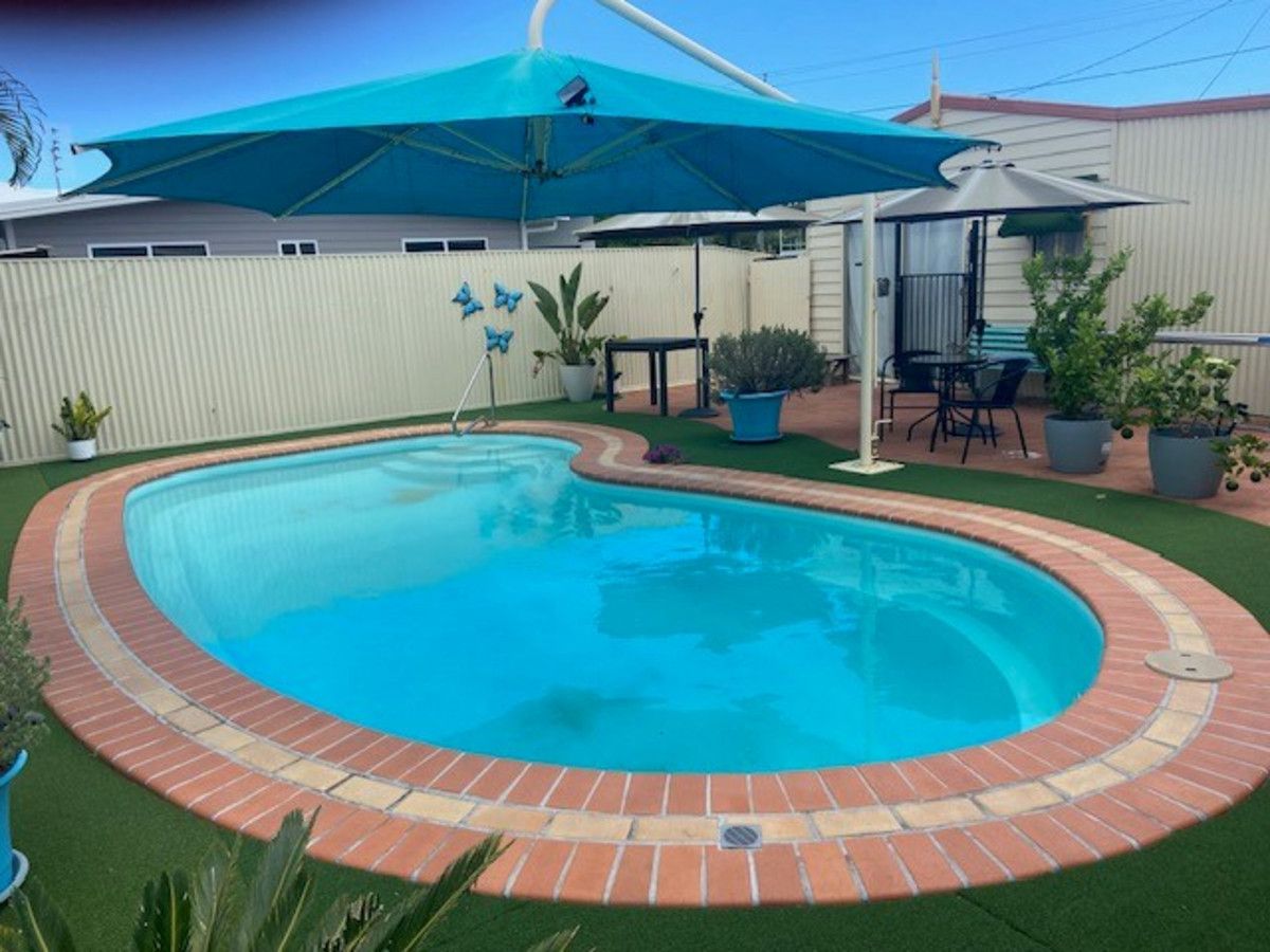 4 bedrooms House in 25 Long Street POINT VERNON QLD, 4655