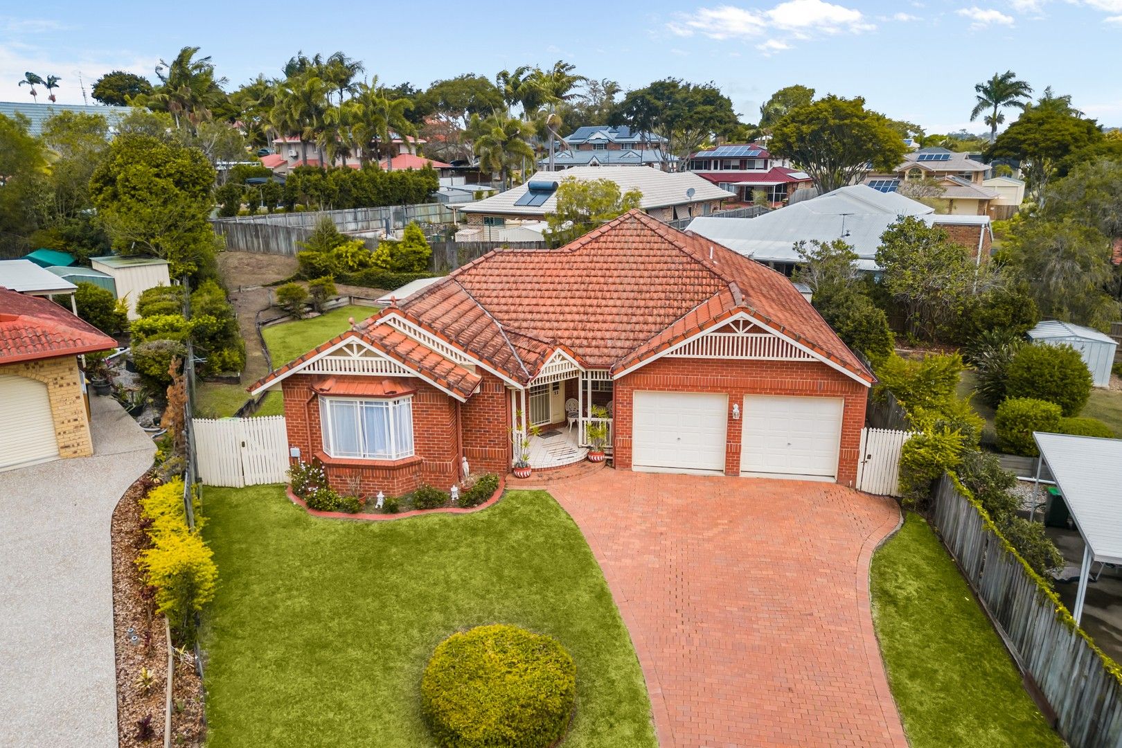 4 bedrooms House in 11 Magnolia Place CARSELDINE QLD, 4034