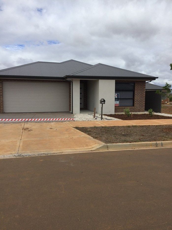 15 Monaco Gve, Melton South VIC 3338, Image 1