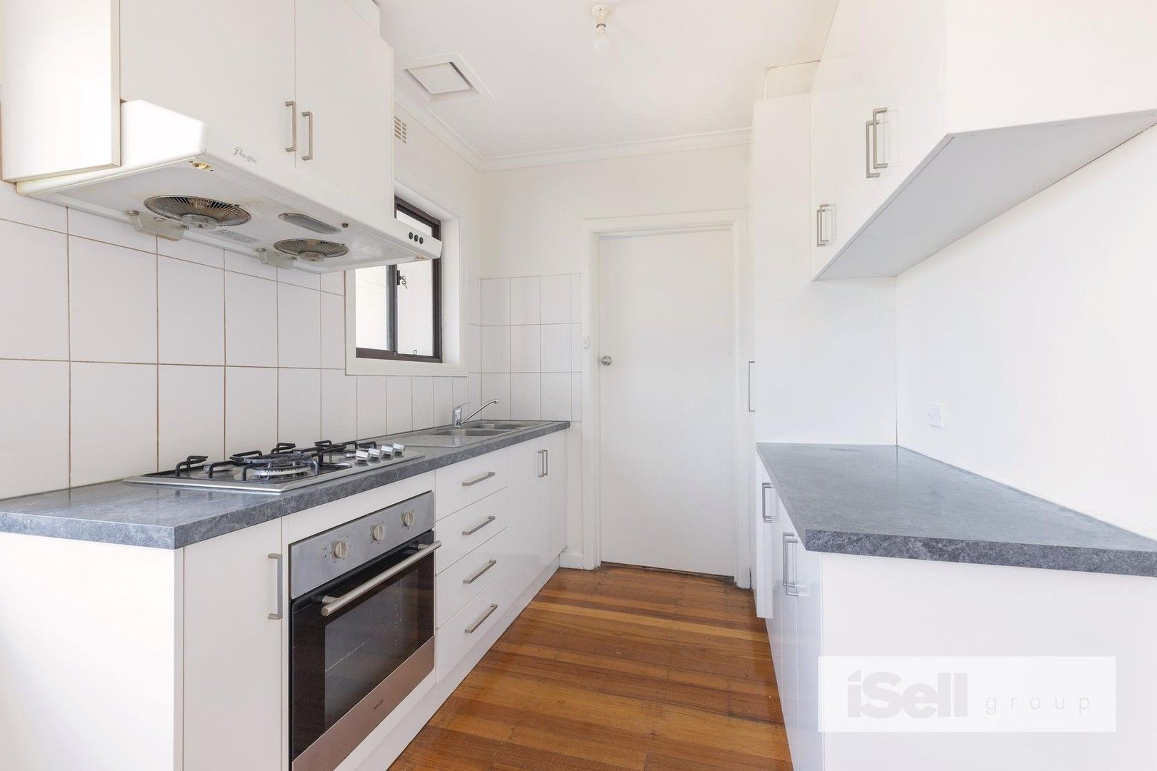 3 bedrooms House in 64 St James Avenue SPRINGVALE VIC, 3171