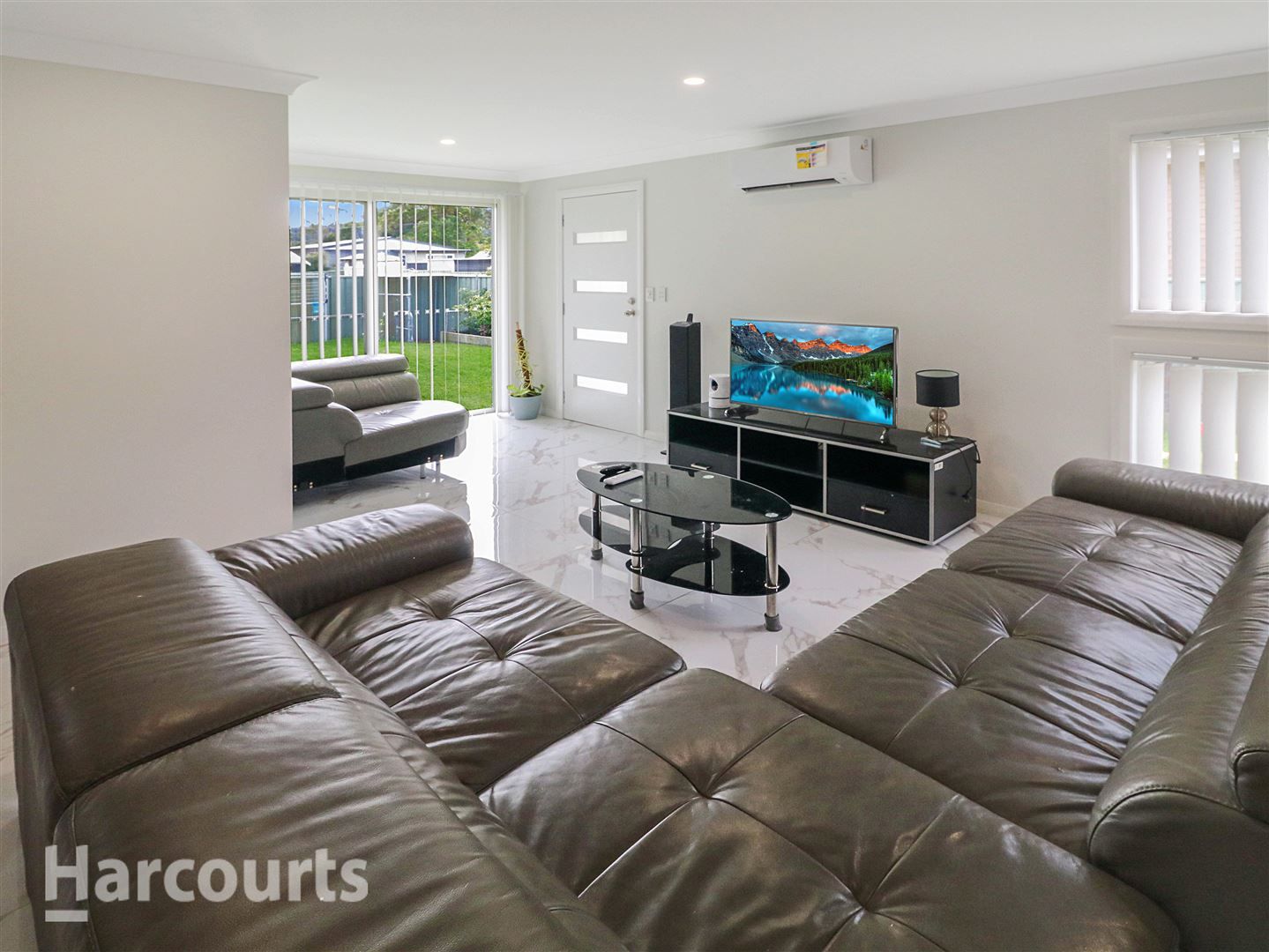 2 bedrooms Apartment / Unit / Flat in 99a Moana Street WOY WOY NSW, 2256