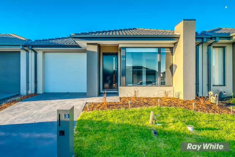 3 bedrooms House in 13 Elsternwick Street TRUGANINA VIC, 3029