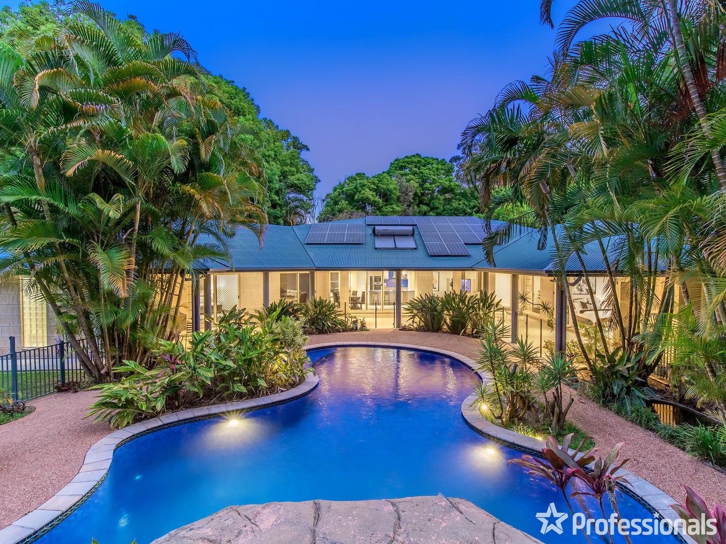 6 bedrooms House in 186 Trees Road TALLEBUDGERA QLD, 4228