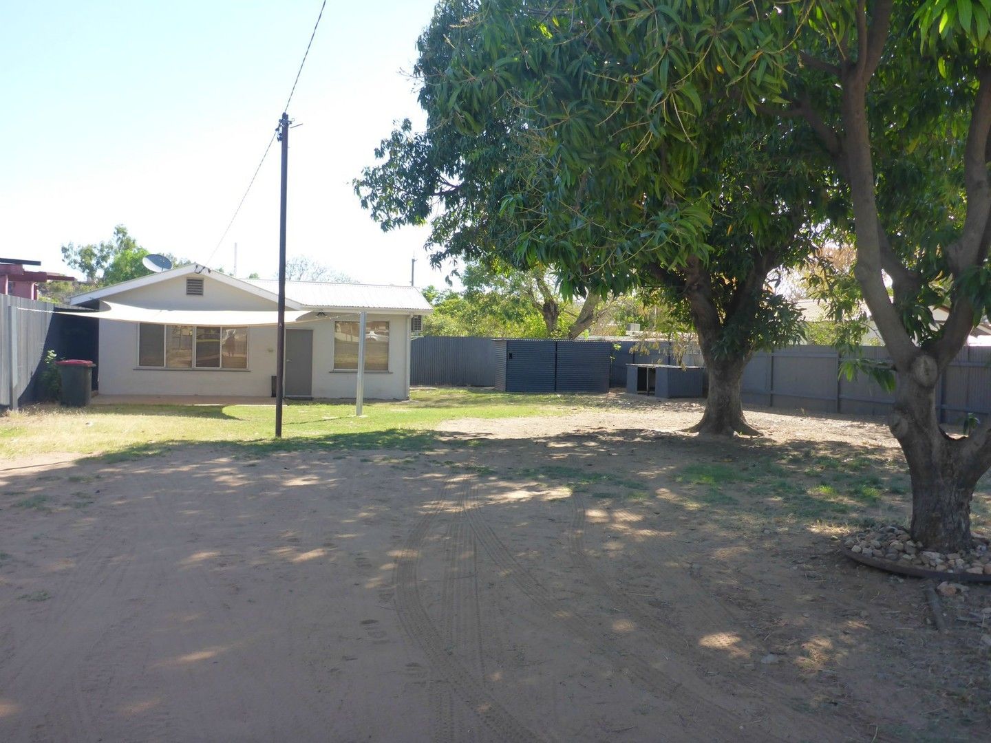 2 bedrooms House in 31 Duchess Road MOUNT ISA QLD, 4825