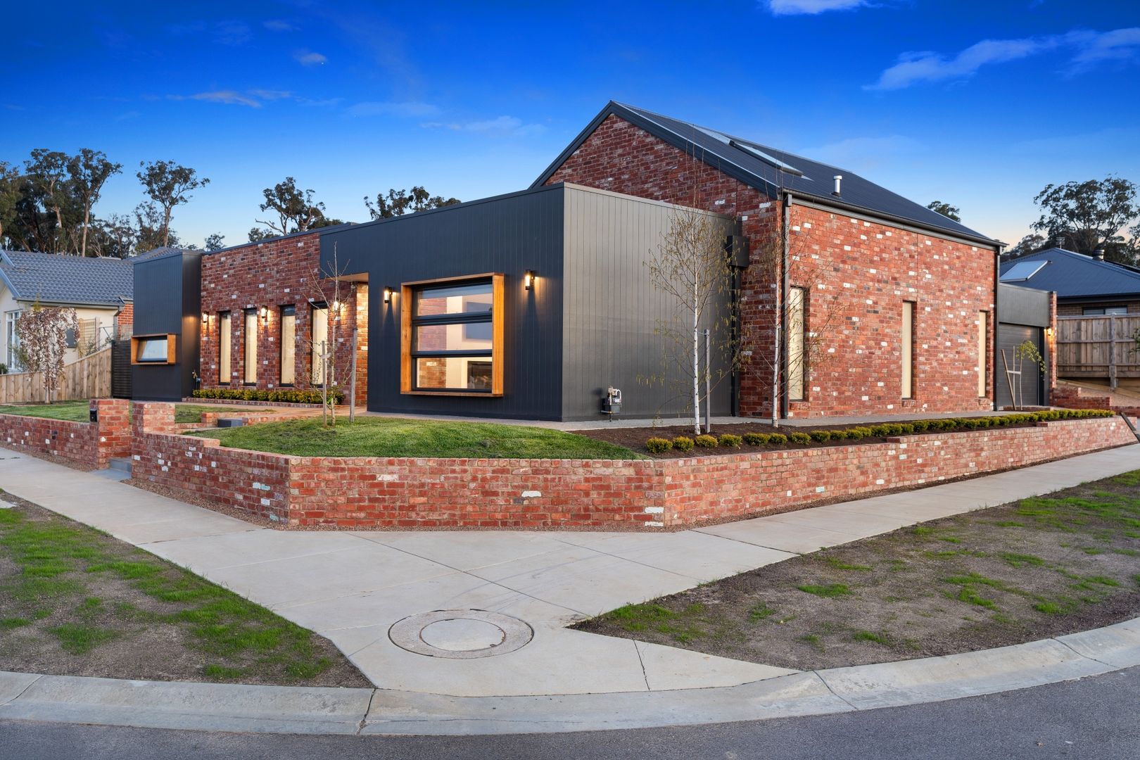 17 Edna Walling Boulevard, Woodend Property History & Address