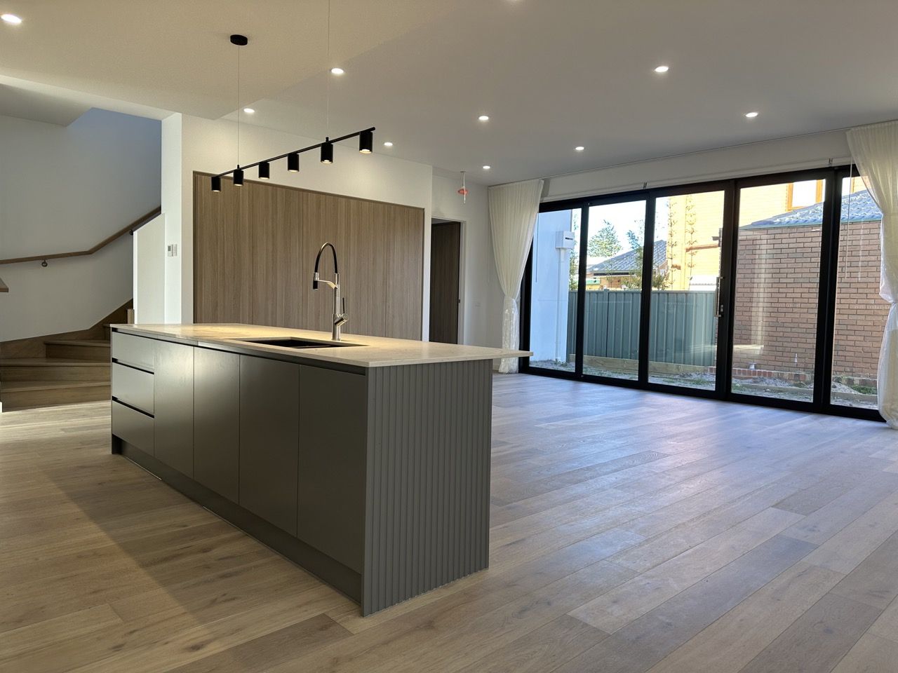 4 bedrooms Townhouse in 1A Keating Street BLACK ROCK VIC, 3193