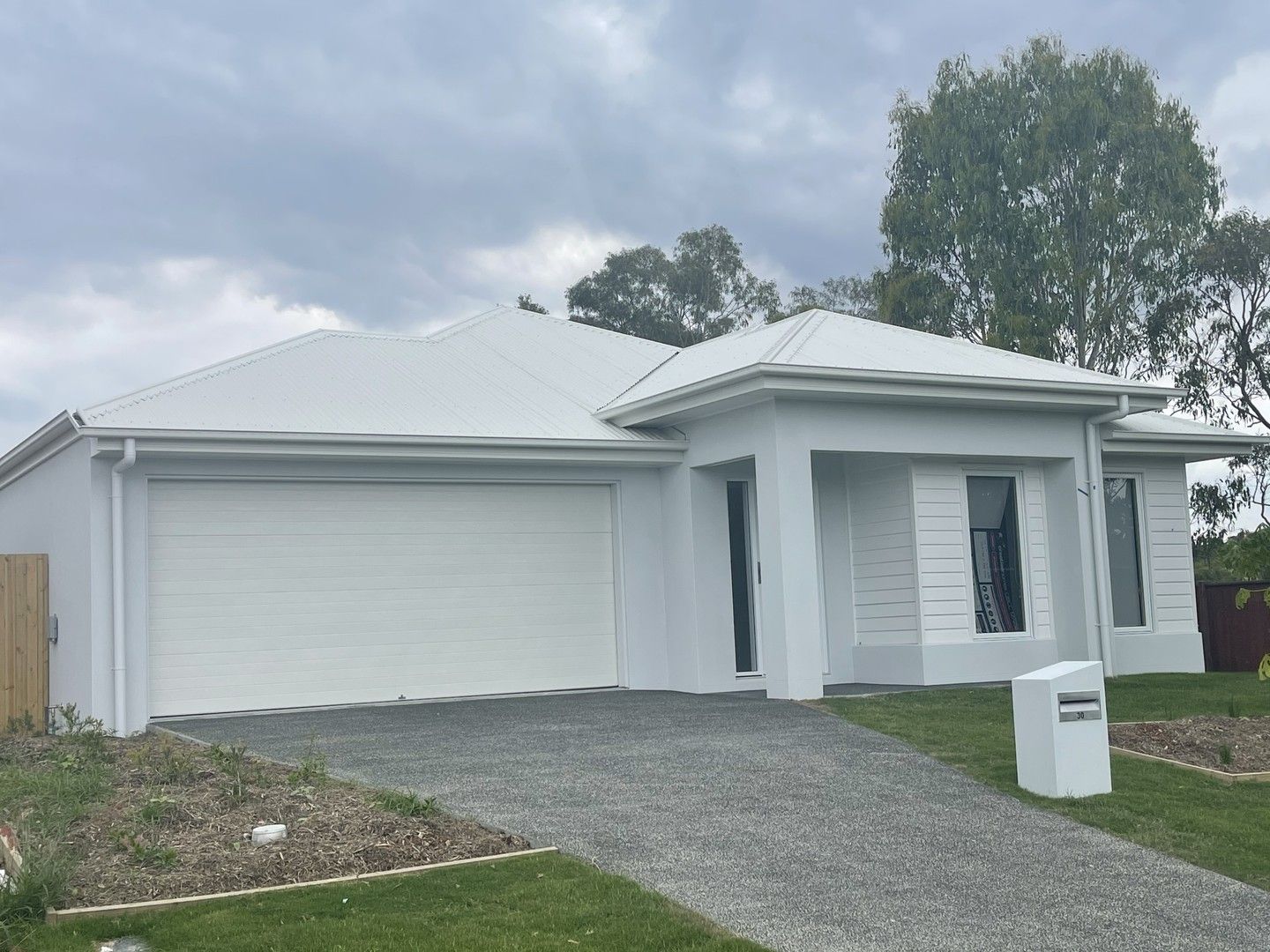 4 bedrooms House in 30 Tulip Tree Street PARK RIDGE QLD, 4125