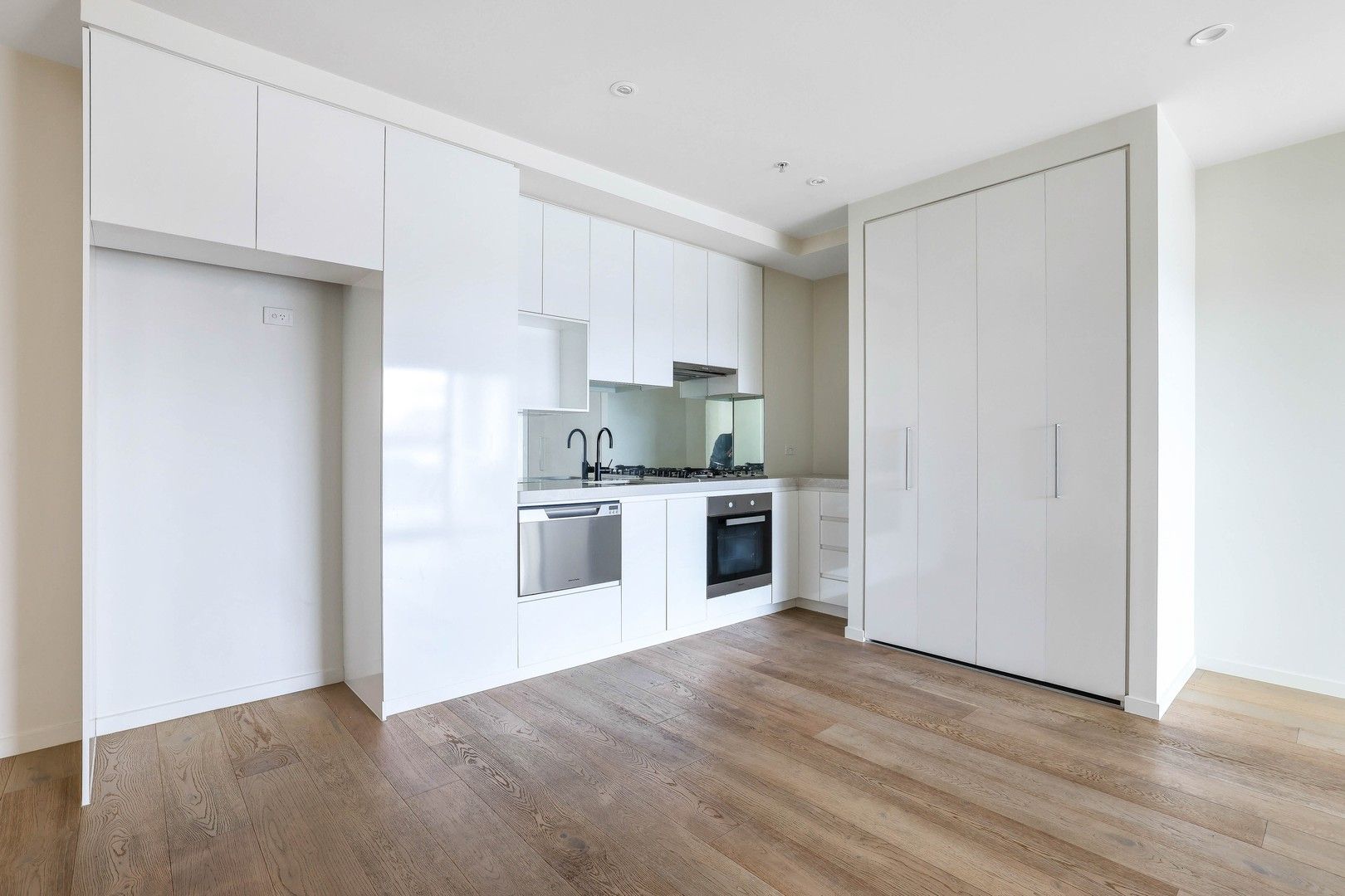 2 bedrooms Apartment / Unit / Flat in 206/4 Monnering Drive COBURG VIC, 3058
