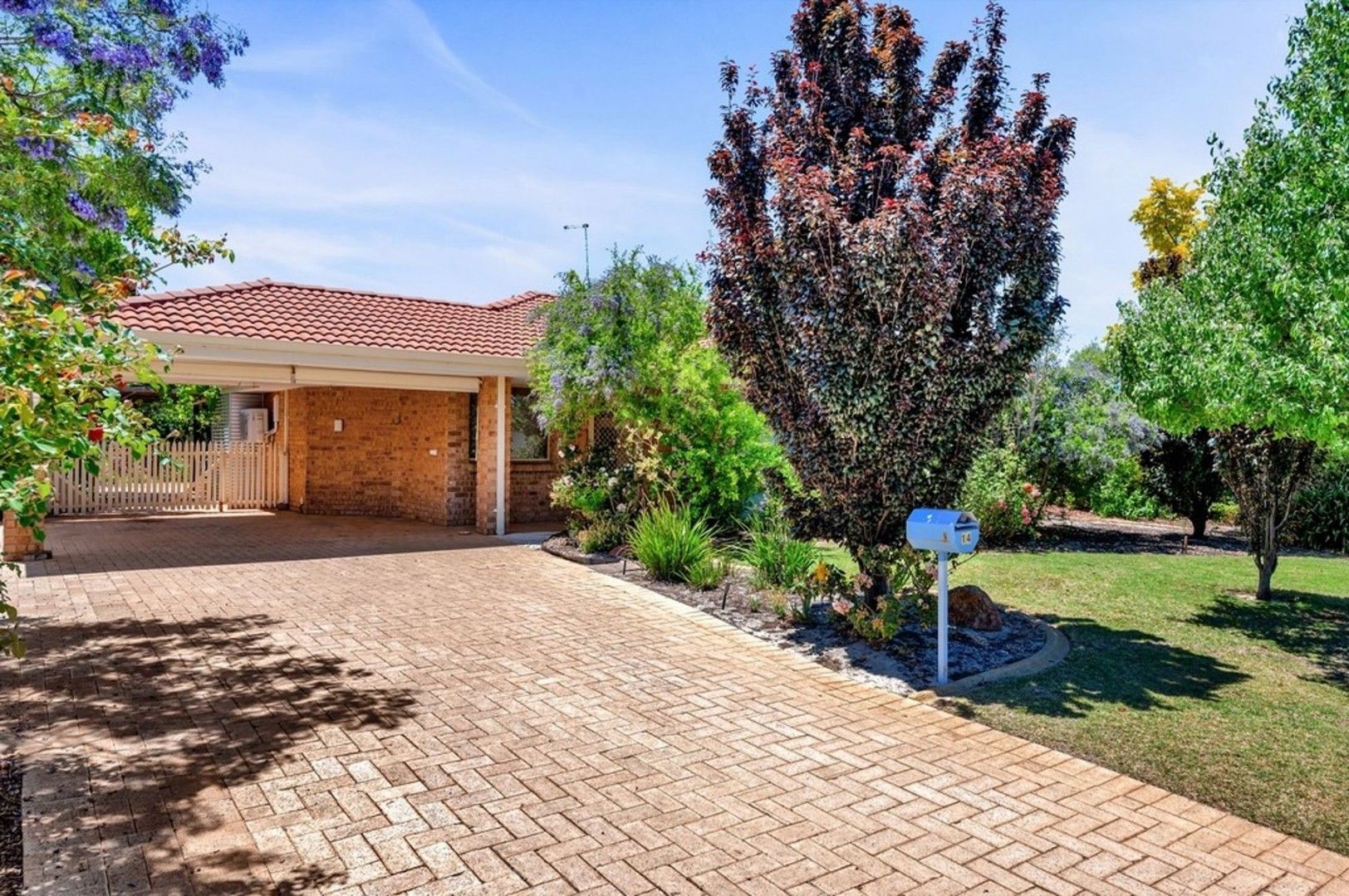 4 bedrooms House in 14 Crowthorn Cross ERSKINE WA, 6210