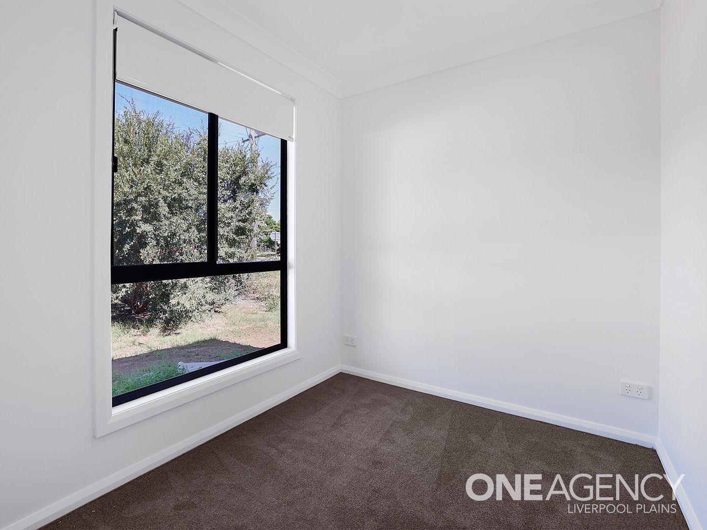 1 and 2/6 Market Street, Manilla NSW 2346, Image 2