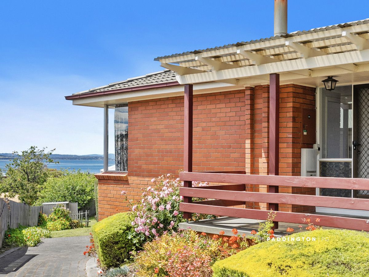 3 bedrooms House in 9 Sunny Avenue BLACKMANS BAY TAS, 7052