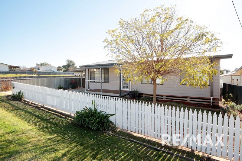 3 bedrooms House in 27 Percy St JUNEE NSW, 2663