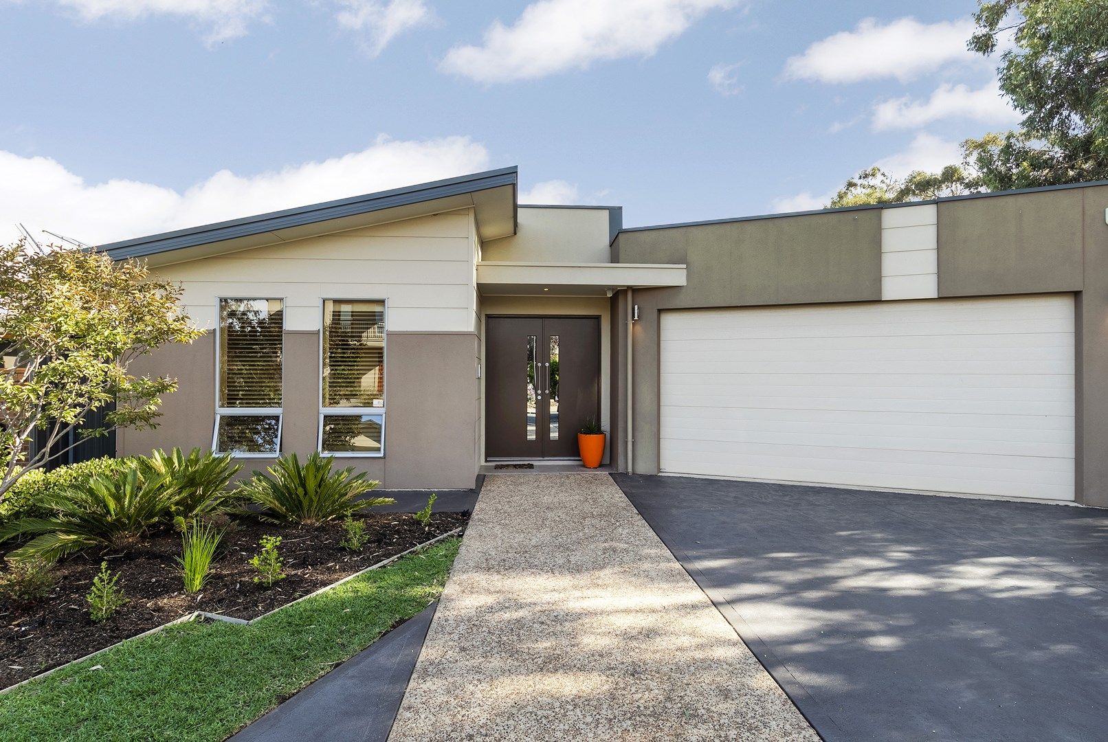 11 Woods View, Craigburn Farm SA 5051, Image 0