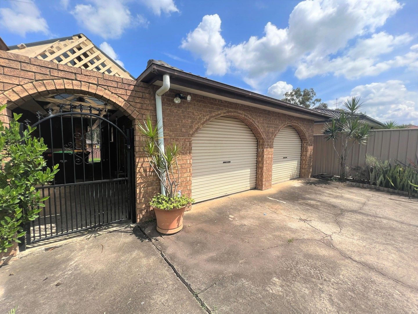 2 bedrooms Apartment / Unit / Flat in 279A Bennett Road ST CLAIR NSW, 2759