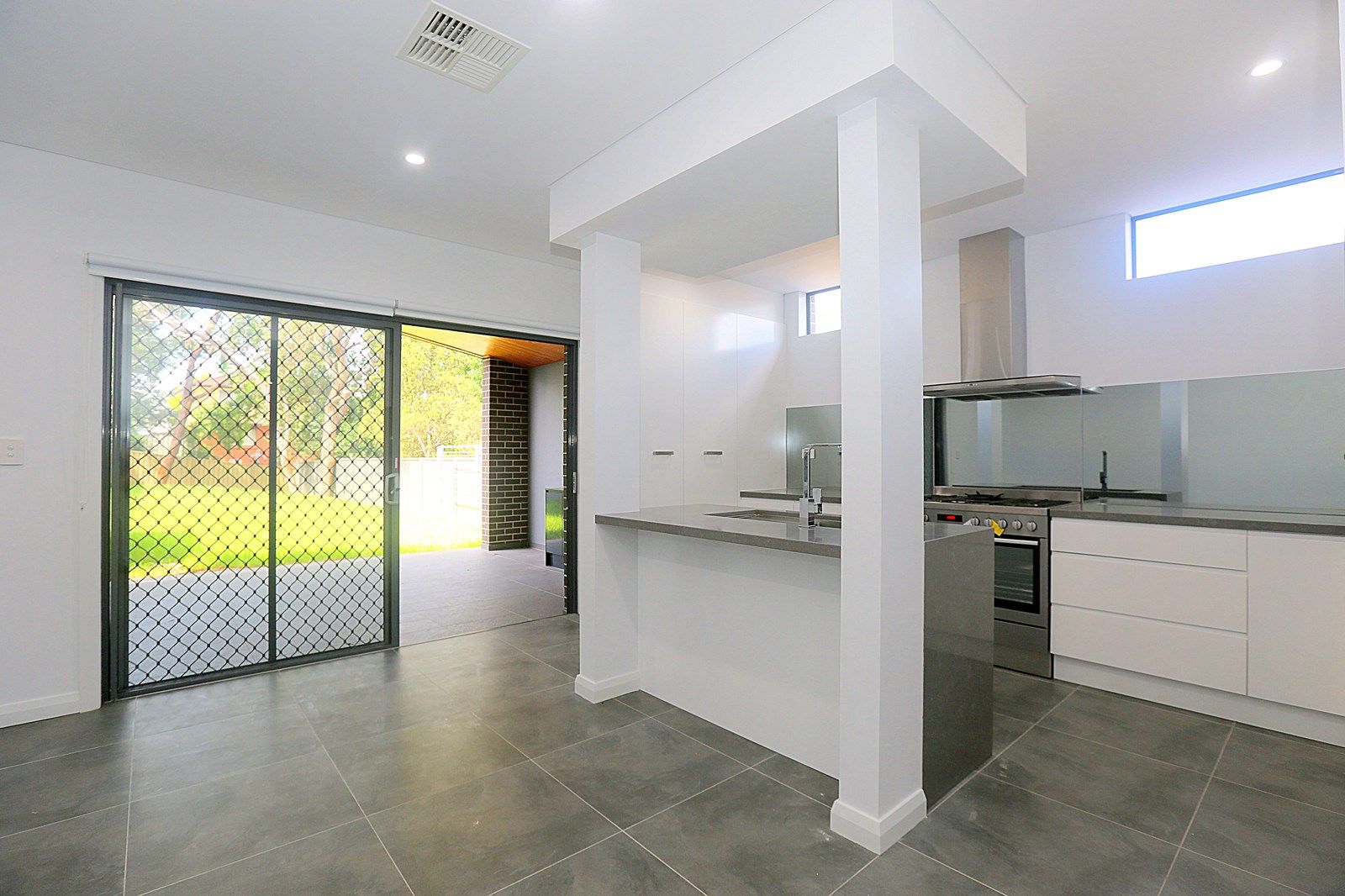 25 Donington Avenue, Georges Hall NSW 2198, Image 2