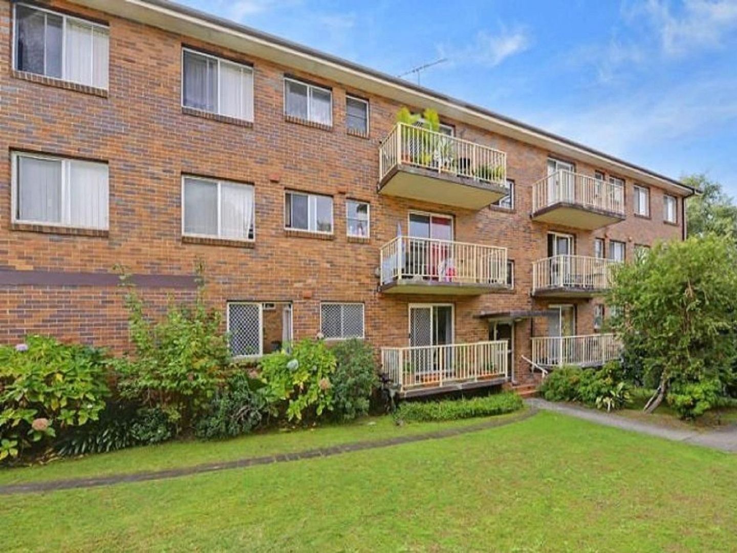 1/81 Albert Street, Hornsby NSW 2077 Apartment For Rent 385 Domain