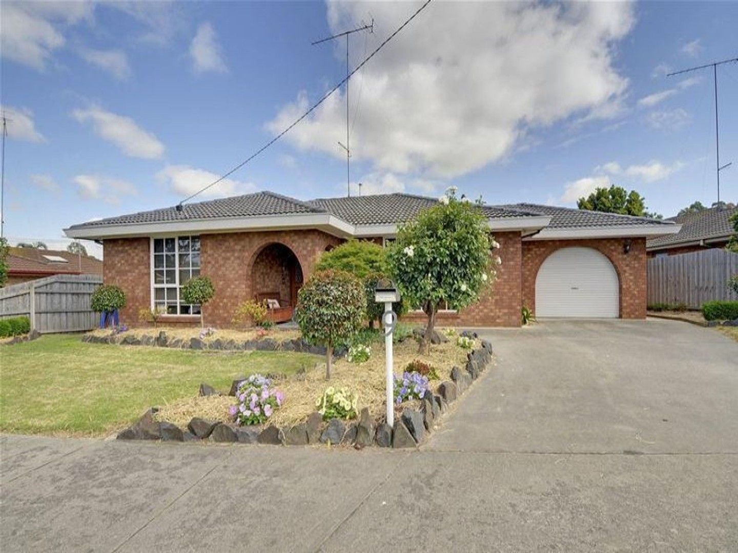 3 bedrooms House in 9 Glenview Drive TRARALGON VIC, 3844
