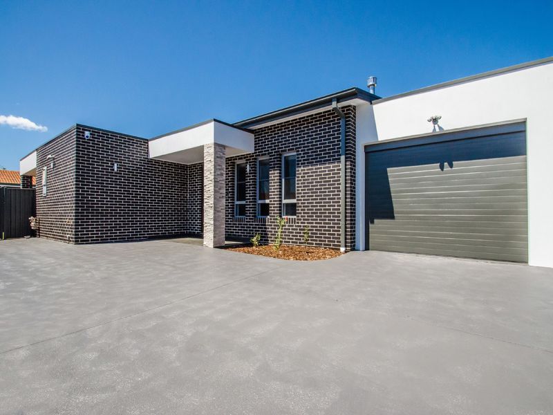 3 bedrooms House in 30A William Howell Drive GLENMORE PARK NSW, 2745