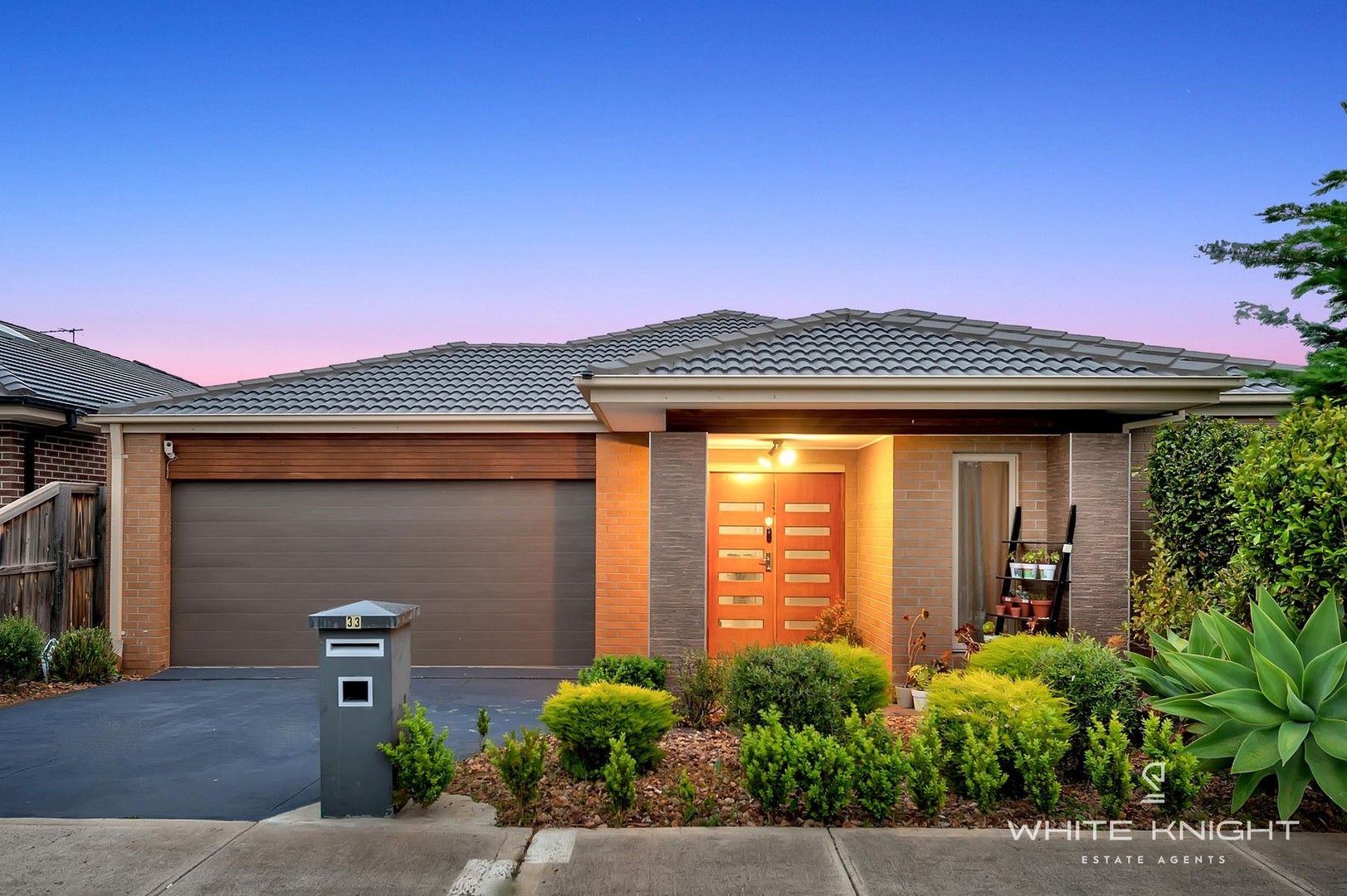 4 bedrooms House in 33 Riviera Drive HILLSIDE VIC, 3037