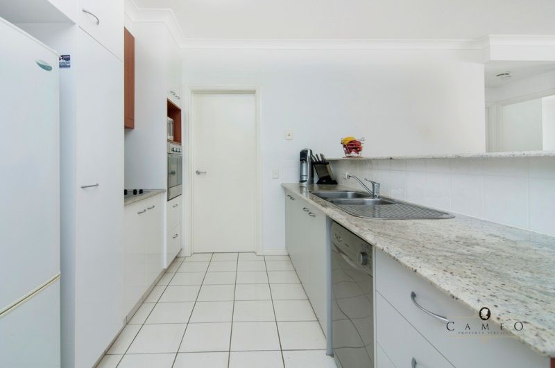 7016/993  Springfield Drive, Hope Island QLD 4212, Image 2